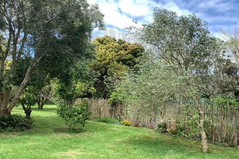 Photo of property in 3205 South Head Road, South Head, Helensville, 0874
