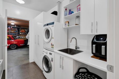 Photo of property in 77 Brooklands Road, Brooklands, New Plymouth, 4310