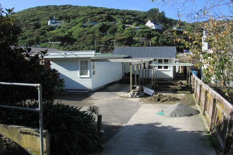 Photo of property in 44 Airlie Road, Plimmerton, Porirua, 5026