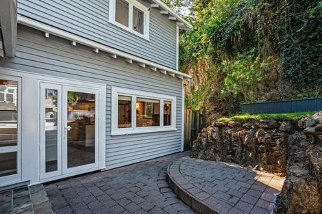 Photo of property in 102 Paremata Road, Paremata, Porirua, 5024