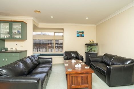 Photo of property in 17 Highgrove Drive, Grandview Heights, Hamilton, 3200