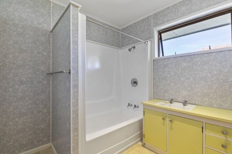 Photo of property in 2/28 Oakland Avenue, Papatoetoe, Auckland, 2025