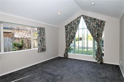 Photo of property in 12 Mellefont Close, East Tamaki Heights, Auckland, 2016