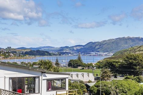 Photo of property in 88a Mana Esplanade, Paremata, Porirua, 5026