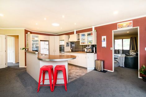 Photo of property in 54 Roberts Line, Kelvin Grove, Palmerston North, 4414