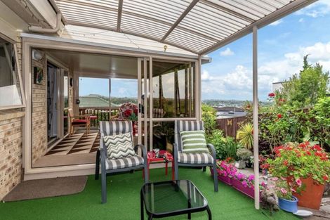 Photo of property in 2/42 Mccahill Views, Botany Downs, Auckland, 2010