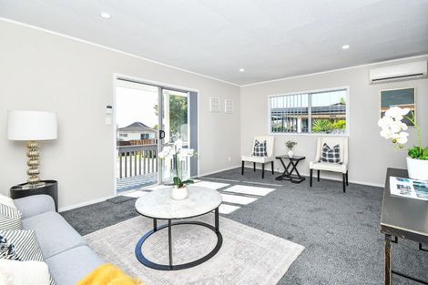 Photo of property in 1/11 Bundena Place, Clendon Park, Auckland, 2103