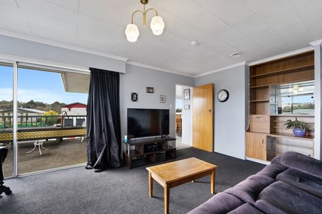 Photo of property in 15 Oberon Street, Stratford, 4332