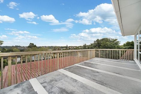 Photo of property in 392 Glenfield Road, Glenfield, Auckland, 0629