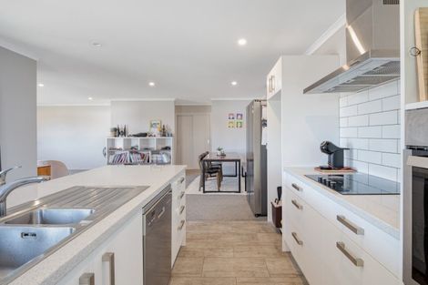 Photo of property in 11 Caldera Crescent, Pyes Pa, Tauranga, 3112