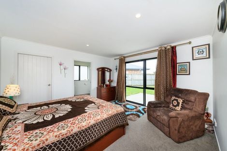 Photo of property in 12 Gibraltar Way, Fitzherbert, Palmerston North, 4410