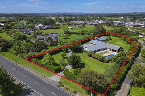 Photo of property in 21 Koraha Road, Kumeu, 0892