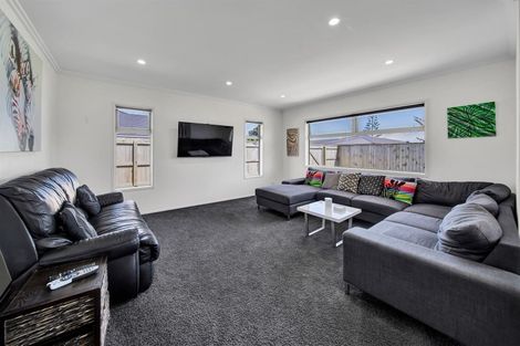 Photo of property in 11 Keene Drive, Bell Block, New Plymouth, 4312