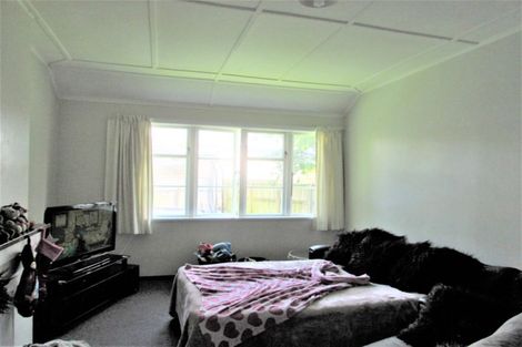 Photo of property in 60 Oxford Terrace, Epuni, Lower Hutt, 5011