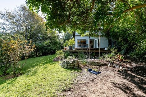 Photo of property in 8 Christina Grove, Normandale, Lower Hutt, 5010