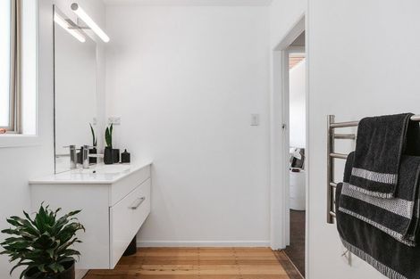 Photo of property in 306 Omokoroa Road, Omokoroa, 3114