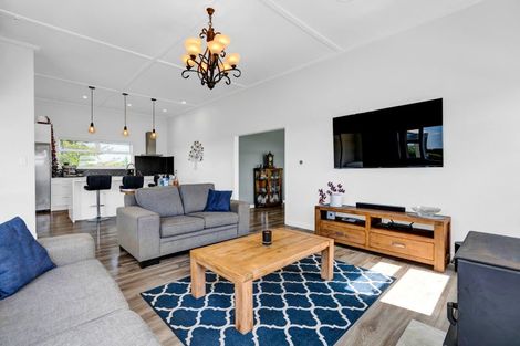 Photo of property in 2 Snell Road, Tikorangi, Waitara, 4383