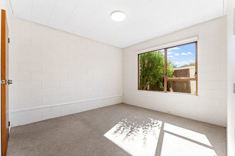 Photo of property in 6 Quo Vadis Place, Red Beach, 0932