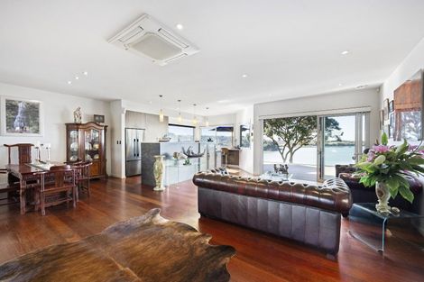 Photo of property in 93 Tiri Road, Tindalls Beach, Whangaparaoa, 0930