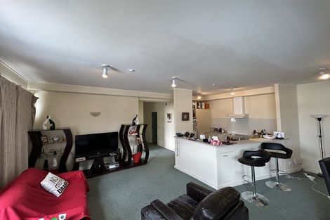 Photo of property in 17 Kent Terrace - Kent Apartments, 5b/16 Kent Terrace, Mount Victoria, Wellington, 6011