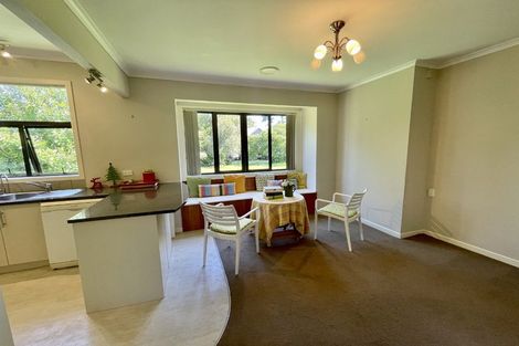 Photo of property in 190 Boord Crescent, Kumeu, 0891