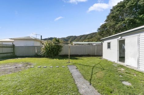 Photo of property in 3 Wicklow Grove, Wainuiomata, Lower Hutt, 5014