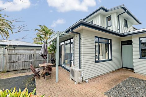 Photo of property in 19/2 Armoy Drive, East Tamaki, Auckland, 2016