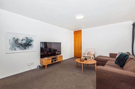 Photo of property in 2/16 Mistletoe Place, Browns Bay, Auckland, 0630
