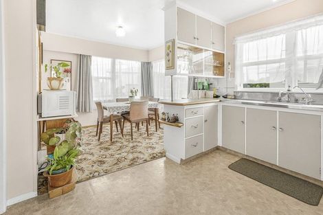 Photo of property in 38 Southsea Crescent, Silverdale, Hamilton, 3216