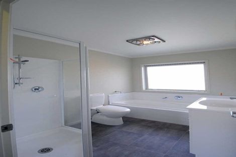 Photo of property in 60 Shillingford Boulevard, Rolleston, 7615