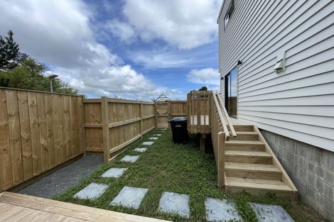 Photo of property in 8/105 Hobsonville Road, West Harbour, Auckland, 0618