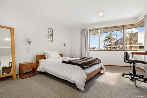 Photo of property in 27a Saltburn Road, Milford, Auckland, 0620