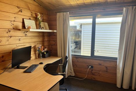 Photo of property in 41 Riversdale Drive, Merrilands, New Plymouth, 4312