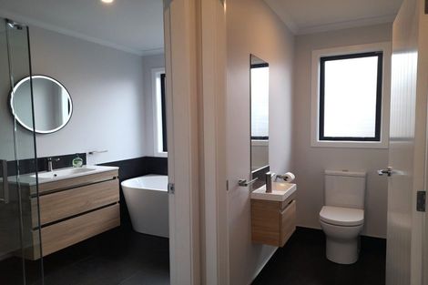 Photo of property in 33 Ngaru Crescent, Wharewaka, Taupo, 3330