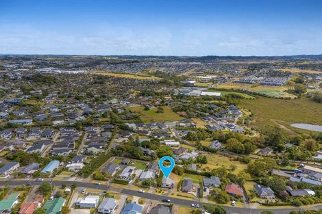 Photo of property in 22 Moffat Road, Red Beach, 0932