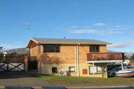 Photo of property in 2 Mount Iron Drive, Wanaka, 9305