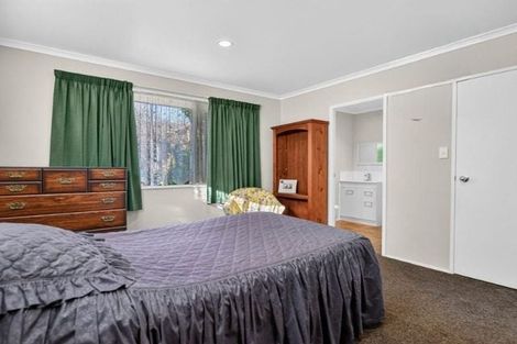 Photo of property in 35 Nottingham Drive, Hamilton East, Hamilton, 3216