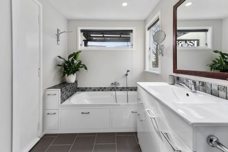 Photo of property in 21a Hamilton Road, Lake Rotoma, Rotorua, 3074