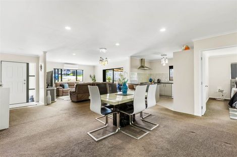 Photo of property in 22 Gordon Stanley Drive, Massey, Auckland, 0614