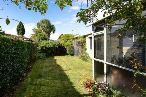 Photo of property in 2/38 Sandwich Road, St Andrews, Hamilton, 3200