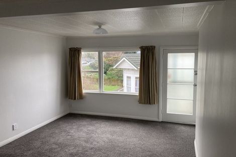 Photo of property in 87 Queens Drive, Lyall Bay, Wellington, 6022