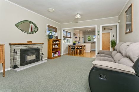 Photo of property in 6 Japonica Drive, Beach Haven, Auckland, 0626