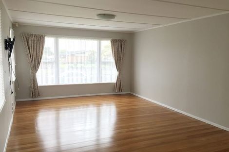Photo of property in 111 Gossamer Drive, Pakuranga Heights, Auckland, 2010