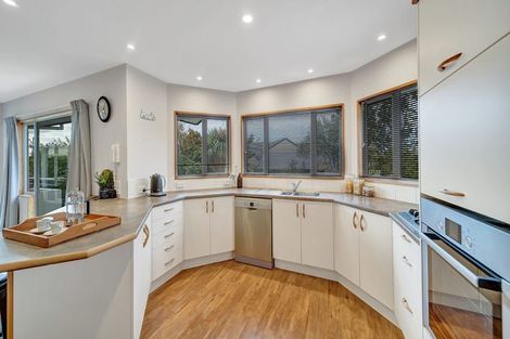 Photo of property in 6 Somerton Rise, Westmorland, Christchurch, 8025