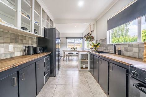 Photo of property in 6 Brightwater Crescent, Totara Park, Upper Hutt, 5018
