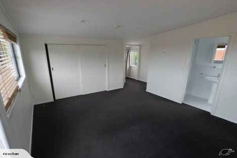 Photo of property in 32 Peter Terrace, Castor Bay, Auckland, 0620