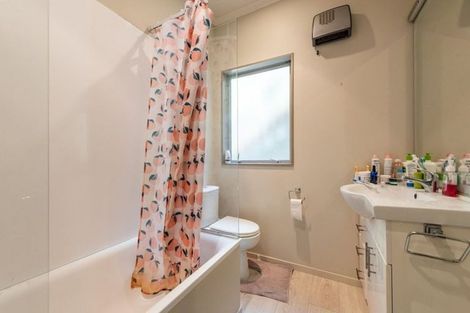 Photo of property in 16 Westwood Road, Tawa, Wellington, 5028