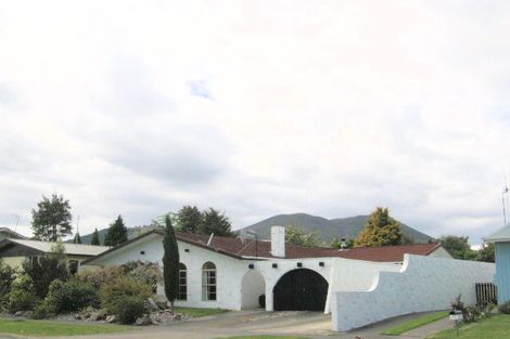 Photo of property in 14 Macdonell Street, Hilltop, Taupo, 3330