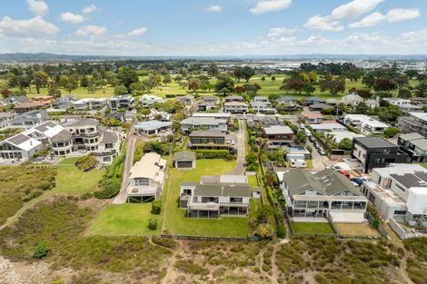 Photo of property in 165 Oceanbeach Road, Mount Maunganui, 3116