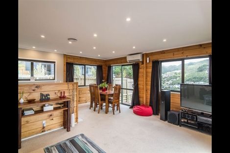 Photo of property in 6 Tatum Way, Johnsonville, Wellington, 6037